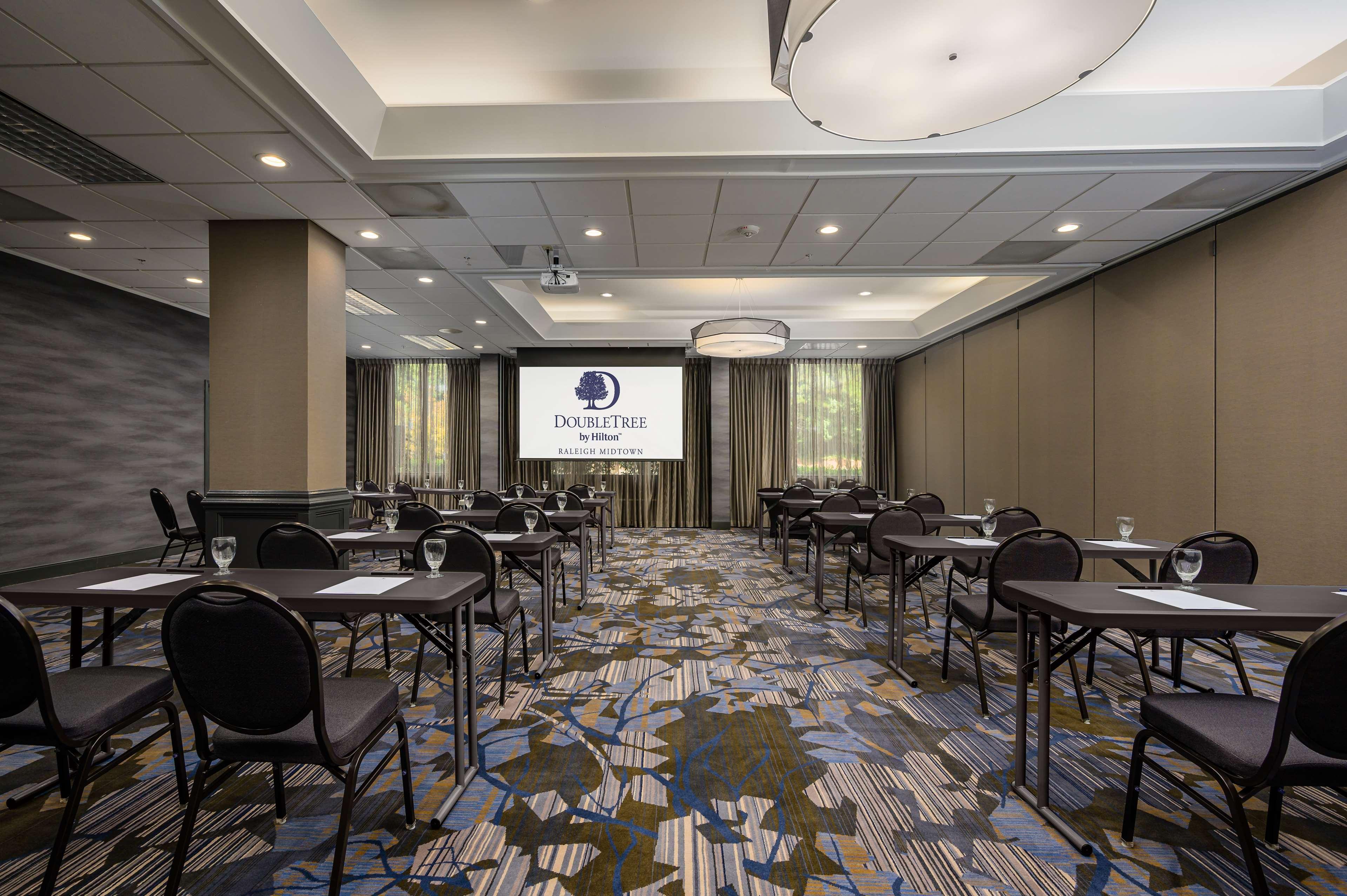 Hotel Doubletree By Hilton Raleigh Midtown, Nc Exterior foto