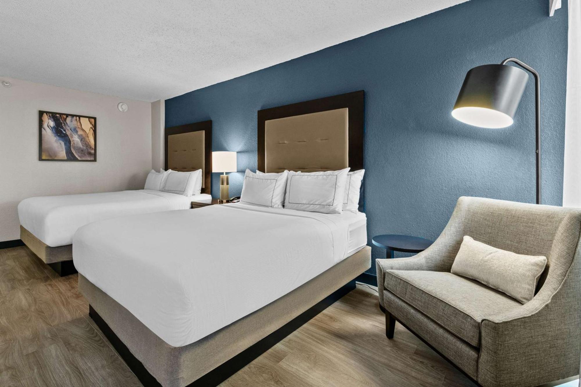 Hotel Doubletree By Hilton Raleigh Midtown, Nc Exterior foto