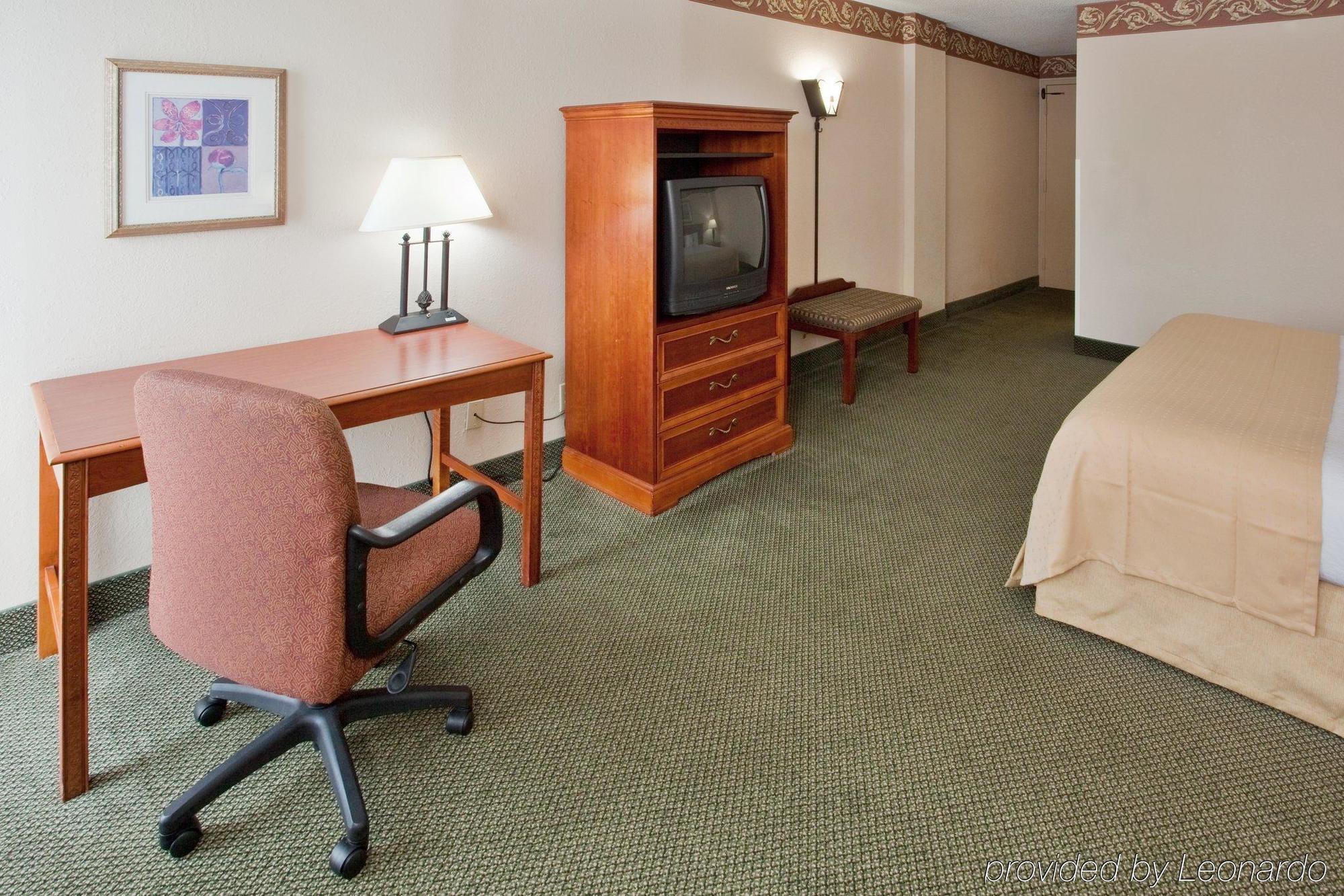 Hotel Doubletree By Hilton Raleigh Midtown, Nc Zimmer foto